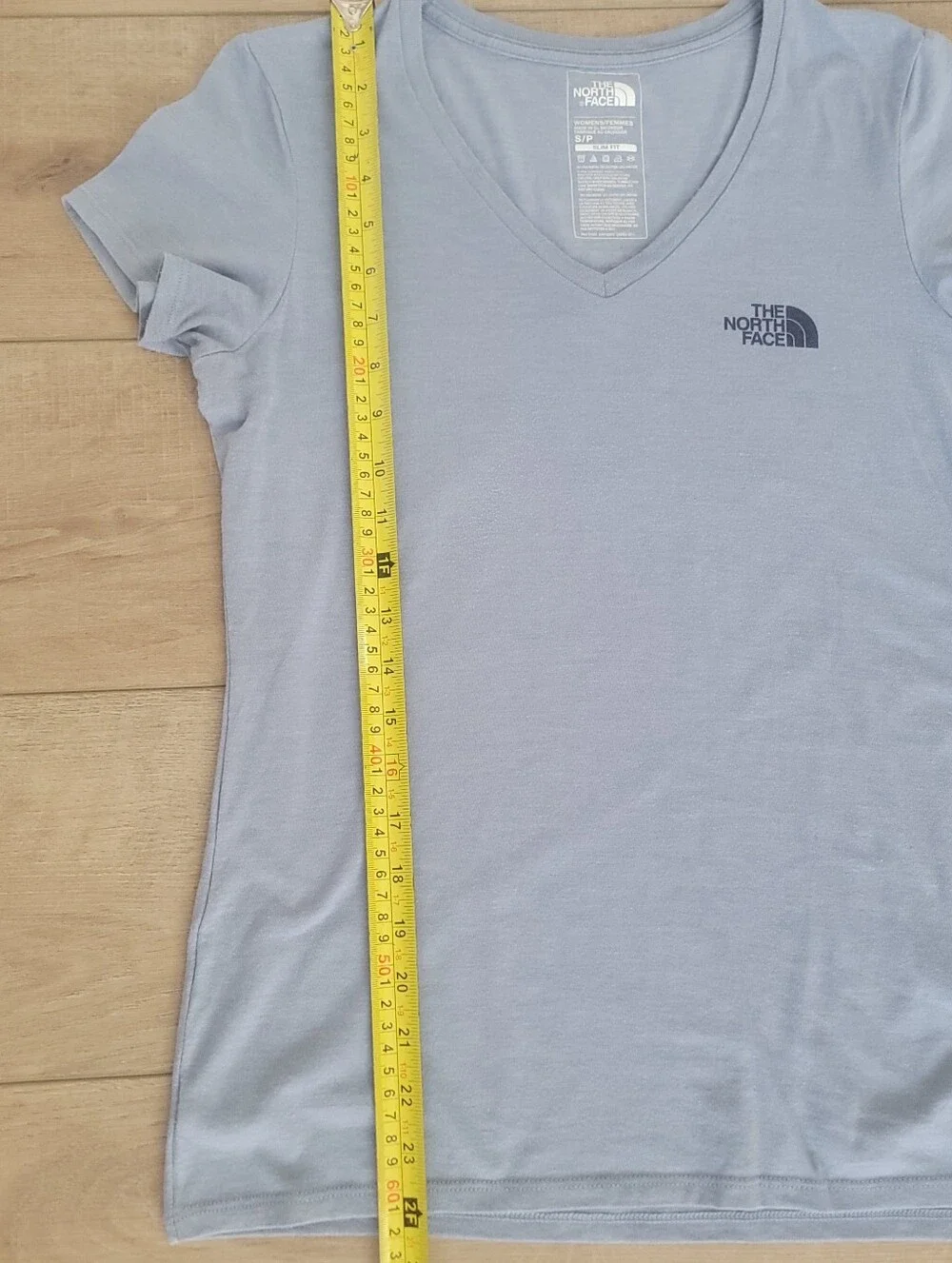 The North Face Bears Graphic V-Neck Tee Tri-Blend Light Blue Women's Size Small - Picture 10 of 11